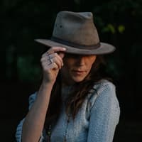 Tania R Simmons