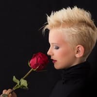 Annette R Schiavone